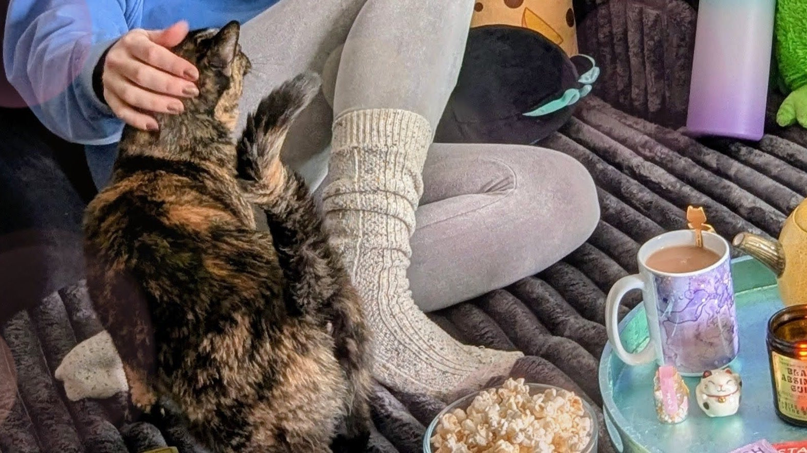 Meet The Dreamer: Robyn's Current Favorite Sock & Book Pairing