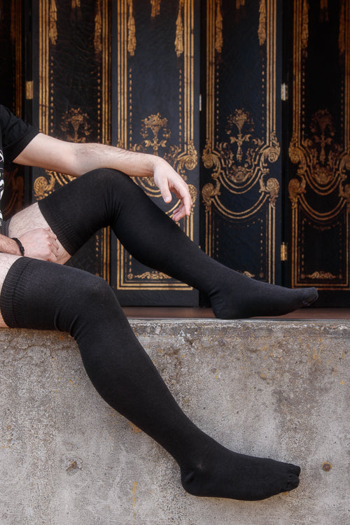 XL Foot Longer Extraordinary Thigh High in black
