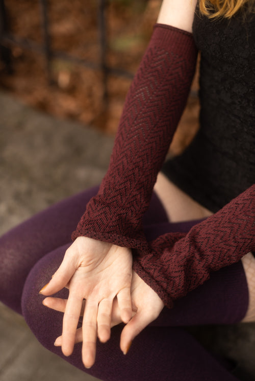 Chevron Sleeves - red and black