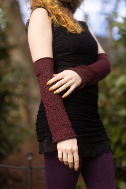 Chevron Sleeves - red and black