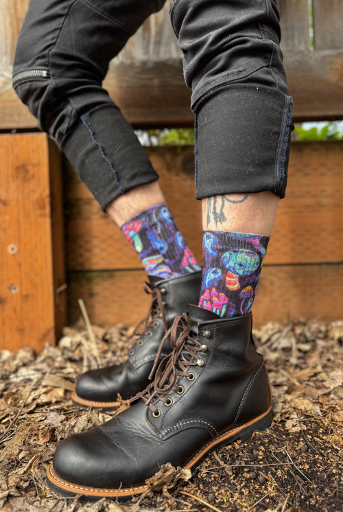 Trippy Mushrooms Printed Crew - Large