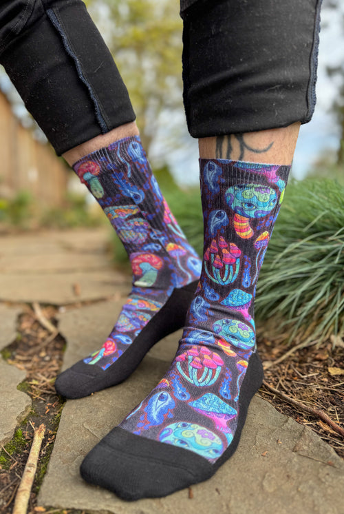 Trippy Mushrooms Printed Crew - Large