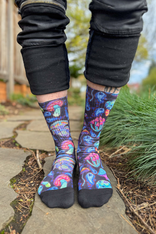 Trippy Mushrooms Printed Crew - Large