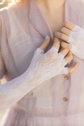Floral Lace Long Fingerless Gloves - White