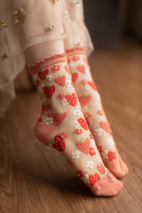 Strawberry Daisy Sheer Crew
