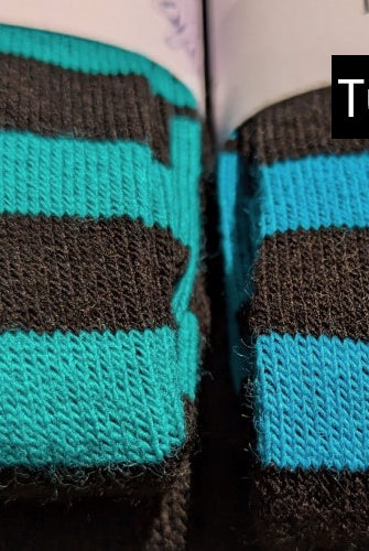 comparison of teal and turquoise colors - teal is greener, while turquoise is bluer