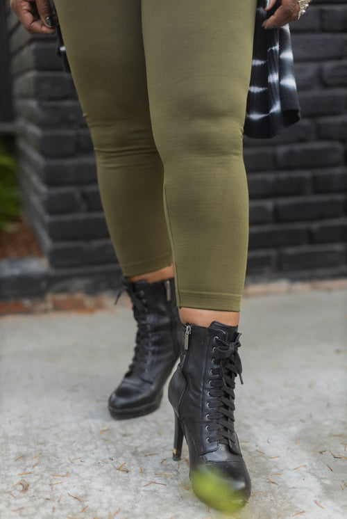 Plus Size High Waisted Fleece Lined Leggings - Army Green