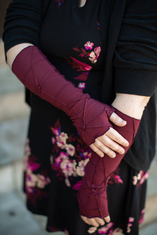 Textured Arm Warmers - Wine