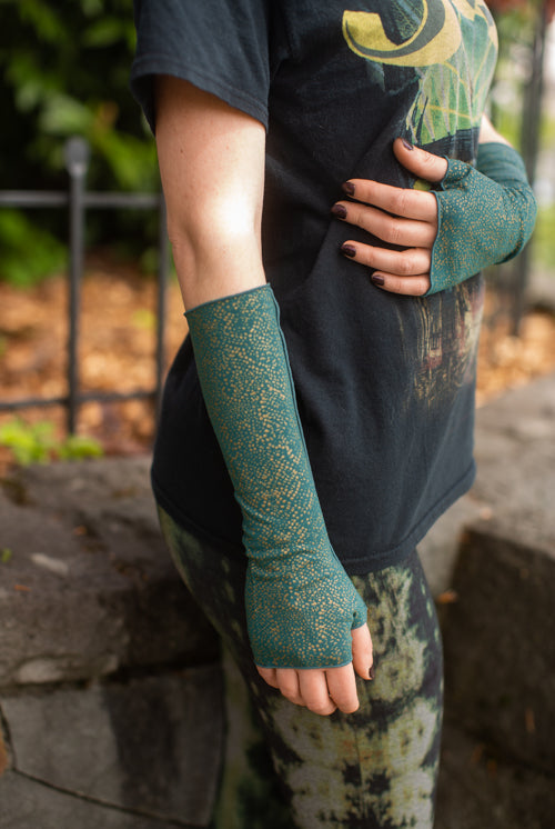 Snake Print Reversible Arm Warmers - Jasper