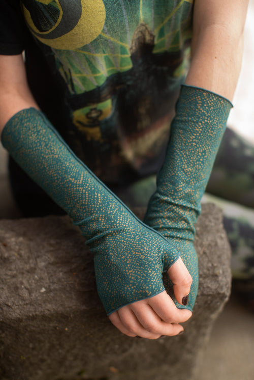 Snake Print Reversible Arm Warmers - Jasper