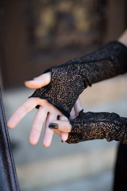 Snake Print Reversible Arm Warmers - Black
