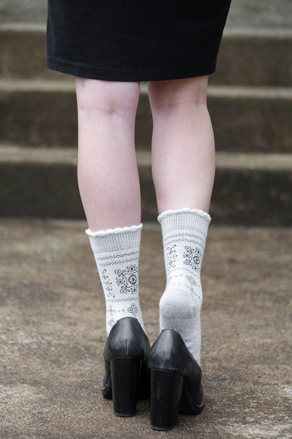 Knockout Bouquet Bamboo Crew - Ivory & Black