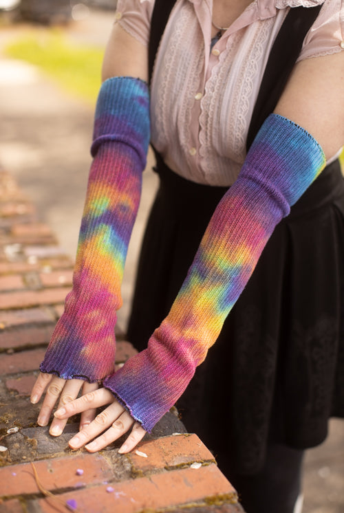 Tie Dye Shorty Scrunchable Warmers - Classic Vertical Spiral