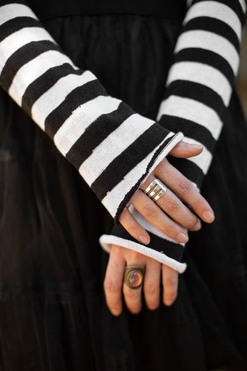 M Sleeves - Black/White