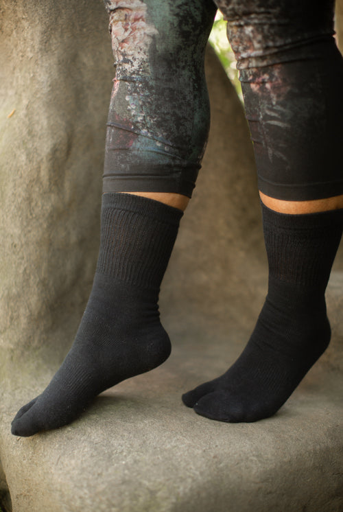 Taller Tabi - Black - Large