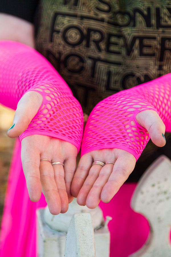 Triangle Net Arm Warmers - Neon Pink