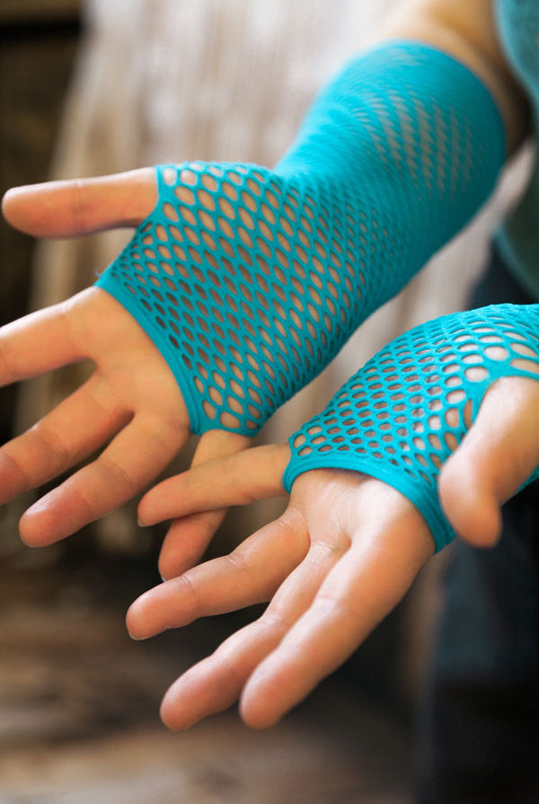 Triangle Net Arm Warmers - Neon Blue
