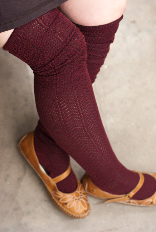 Longer O Chevrons - Dark Red/Black