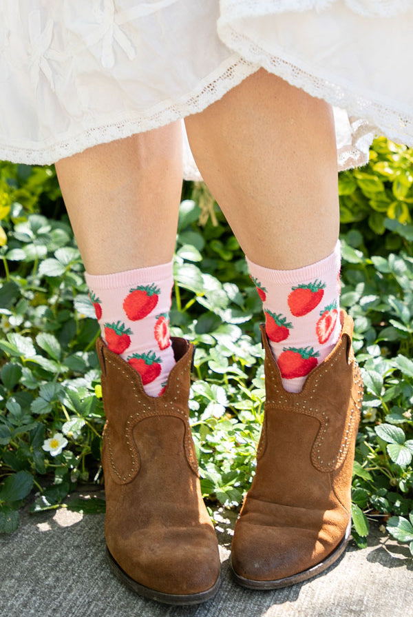 Sweet Strawberries Crew - Pink