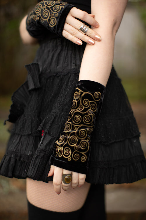 Polonova Klimt Spiral Arm Warmers - Black with Gold