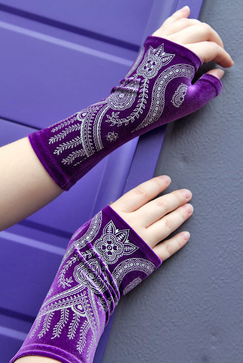 Polonova Longer Mehndi Hearts Arm Warmers - Purple with Silver