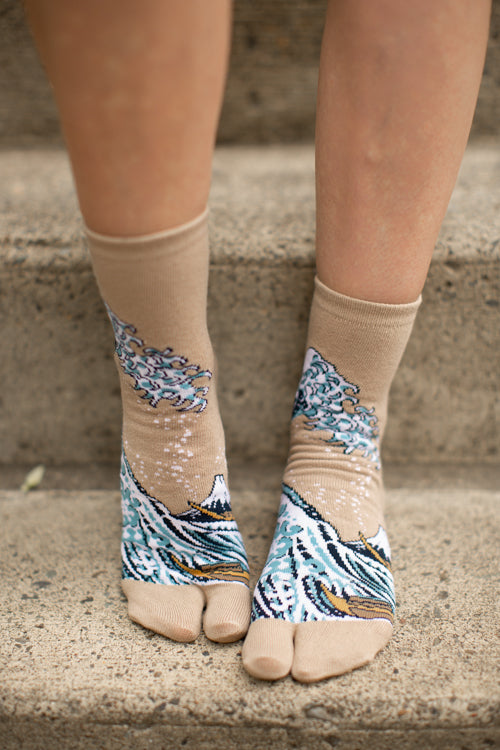 Hokusai Tabi Socks - Taupe