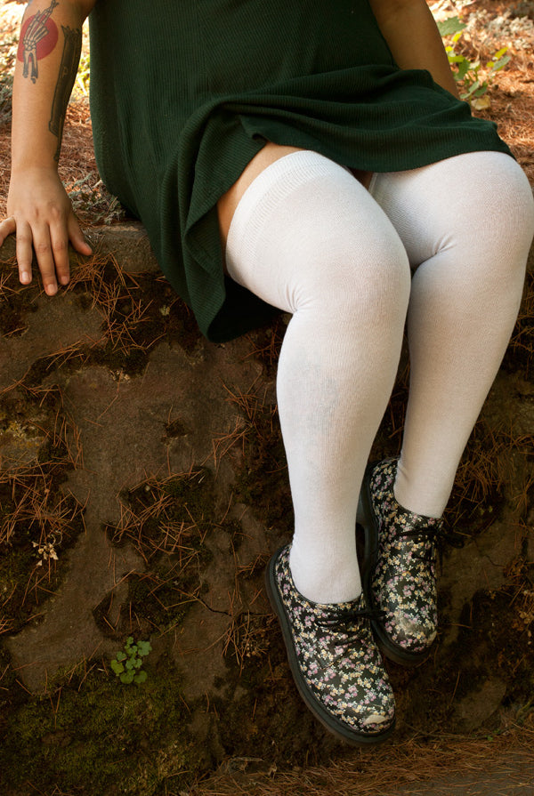 Longer Extraordinary Thigh High Socks in White