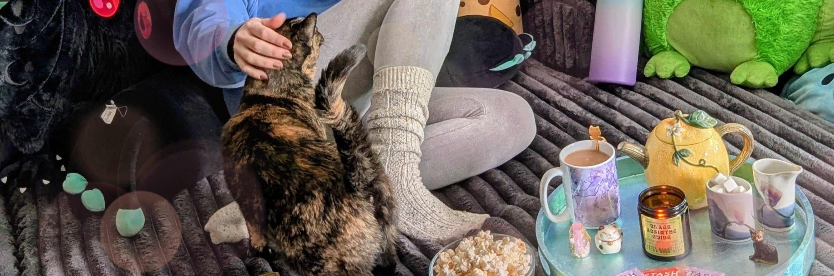Meet The Dreamer: Robyn's Current Favorite Sock & Book Pairing