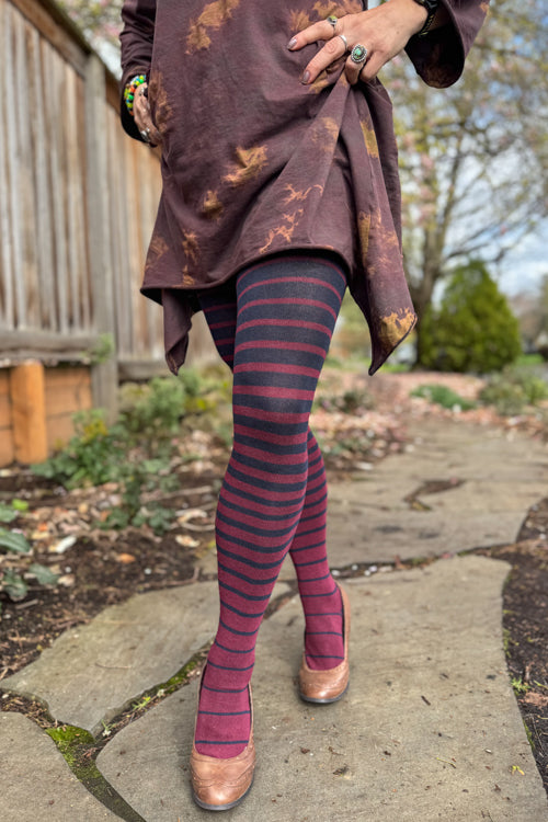 XL Foot Longer Gradient Striped Extraordinary Socks - Navy/Burgundy