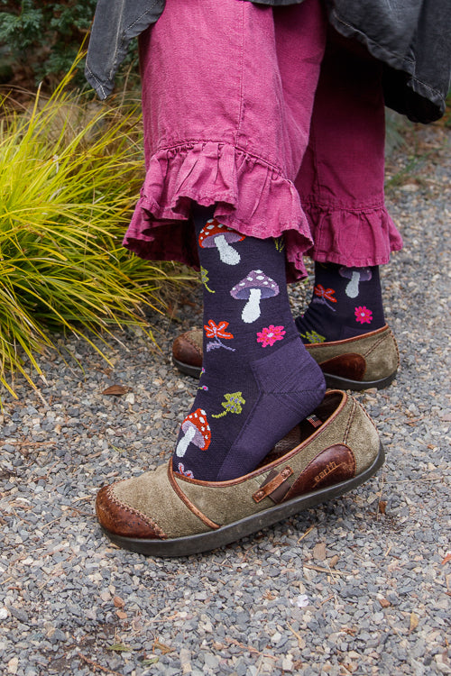 Shroom Bloom Wool Lightweight Crew in Blackberry