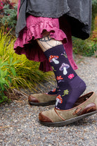 Shroom Bloom Wool Lightweight Crew in Blackberry