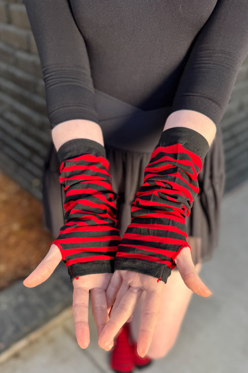 Striped Nylon Arm Warmers - Red & Black