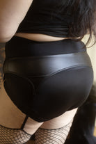 Plus Size Wet Look Garter Belt