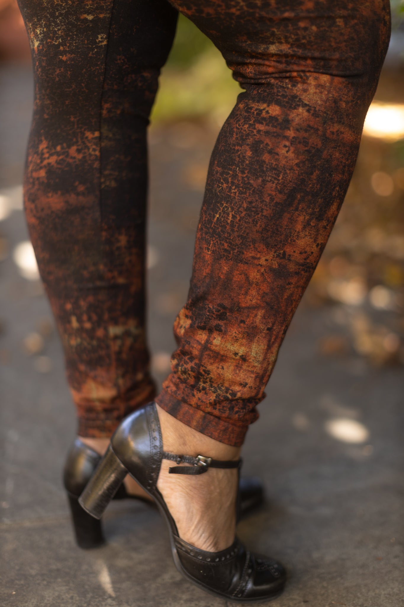 Plus Size High Waisted Lava Print Leggings – Sock Dreams