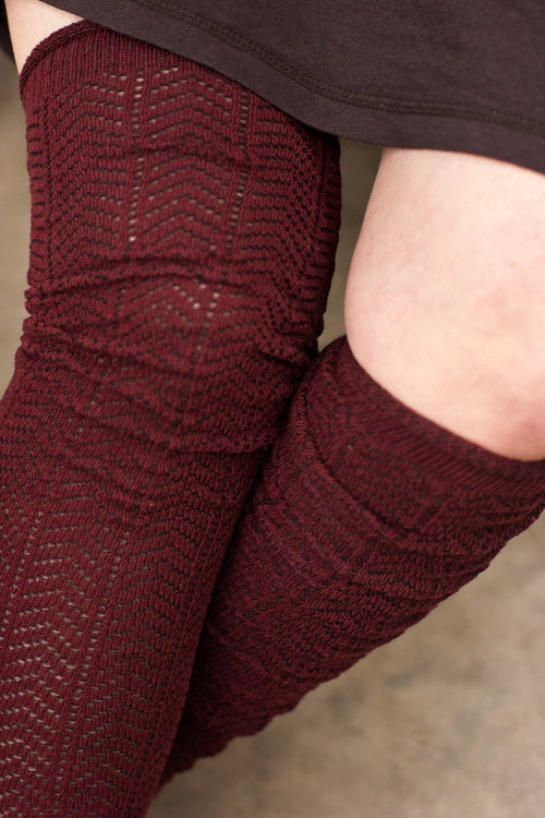 Longer O Chevrons - Dark Red/Black