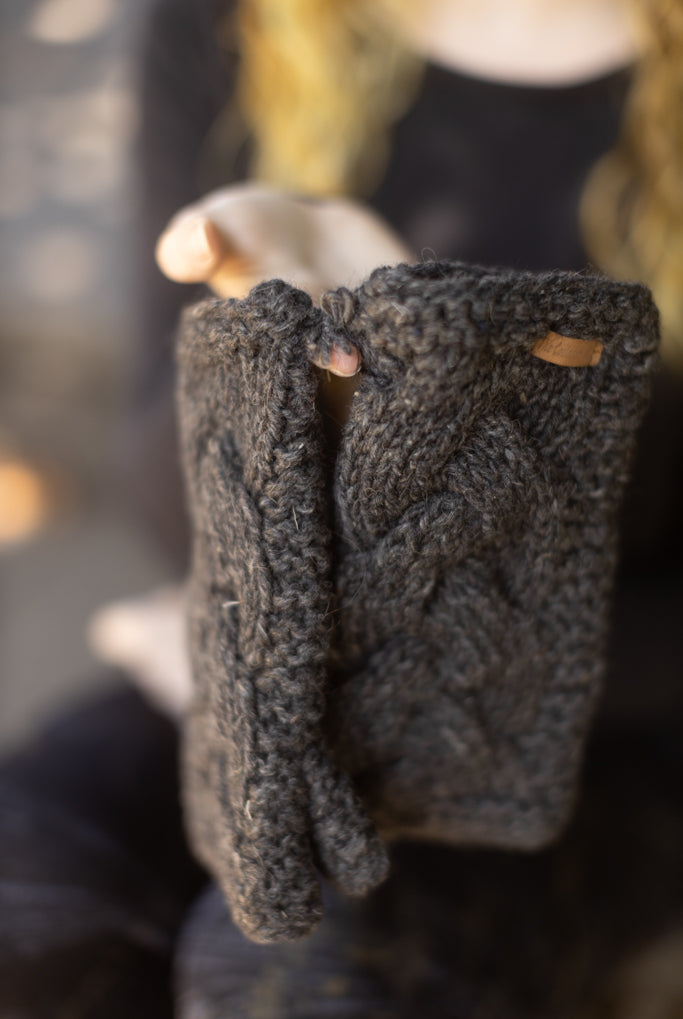 Rustic Cable Wool Arm Warmers - charcoal