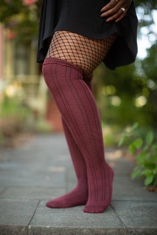 Cotton Inklined Knee Socks - dark red/black