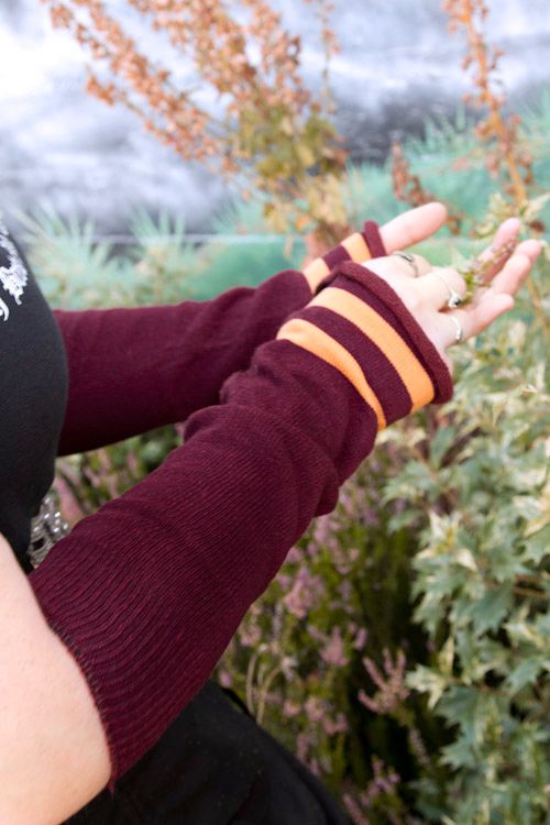 Sorcerer Sleeves - Dark Red/Gold