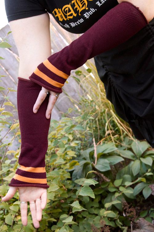 Sorcerer Sleeves - Dark Red/Gold