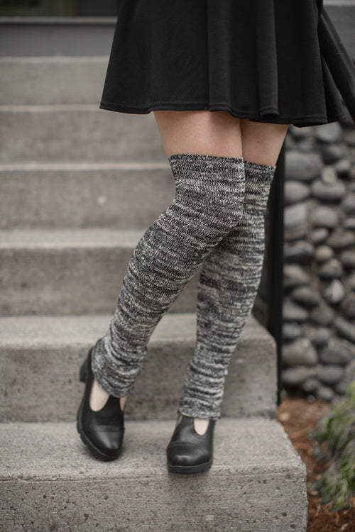 Reclaimed Vintage knit leg warmer in charcoal