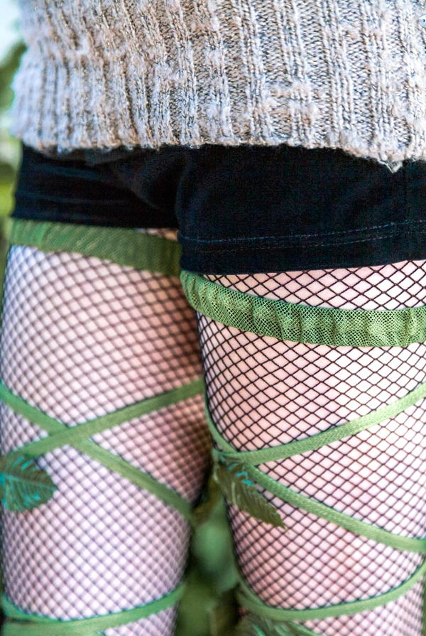 Ivy Shimmer Garter Leg Wrap