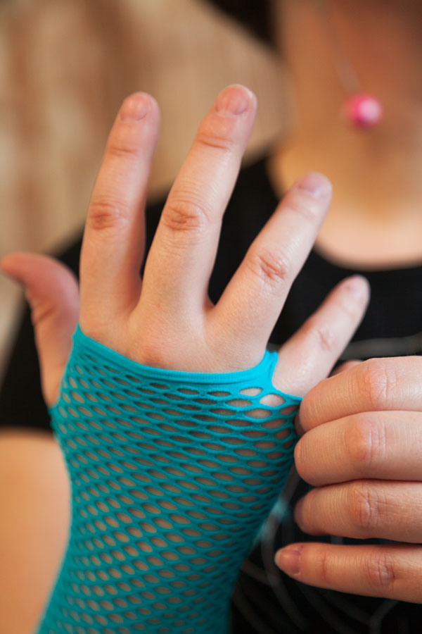 Triangle Net Arm Warmers - Neon Blue