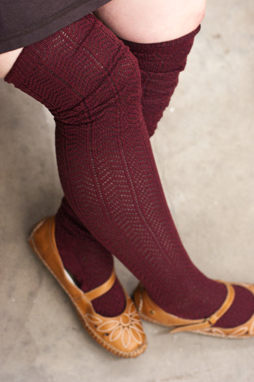 Longer O Chevrons - Dark Red/Black