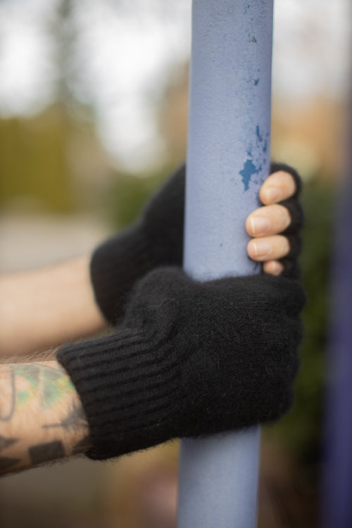 Orkney Angora Thermal Fingerless Gloves - Black - Medium