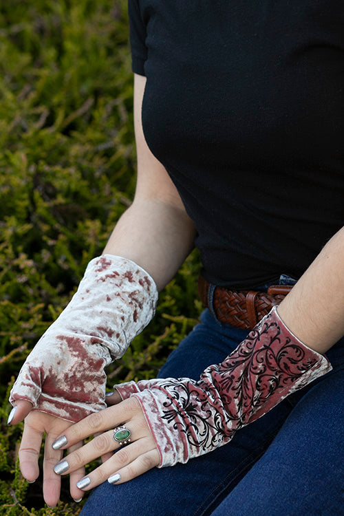 Polonova Imperial Arm Warmers - Frosted Rose with Black