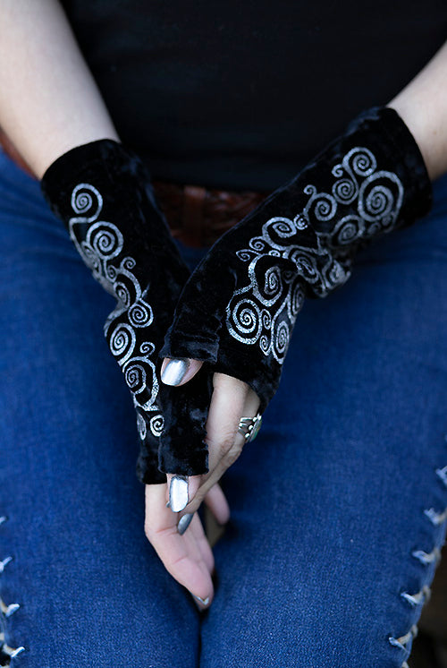 Polonova Klimt Spiral Arm Warmers - Black with Silver