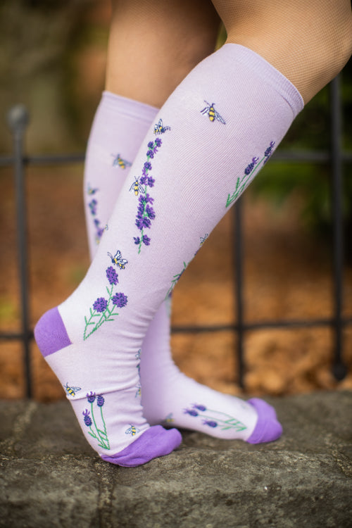Barefoot Dreams CozyChic Ombre Socks – Leela and Lavender
