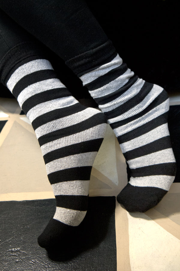 Simply Striped Tube Socks - Black/White