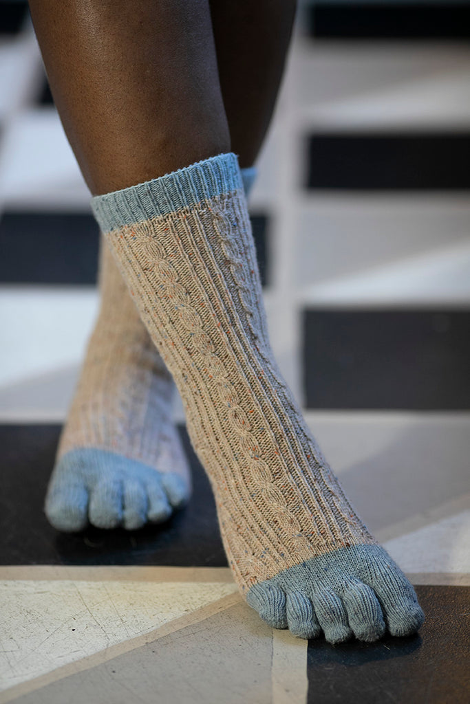 Cable Confetti Toe Socks - Beige/Dusty Light Blue